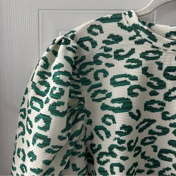 Green Leopard Print Blouse Animal Print Mobwife puff sleeve - Picture 3 of 8